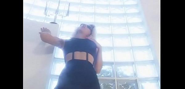  Anal sex for a blondie in sun glasses and fishnet stockings